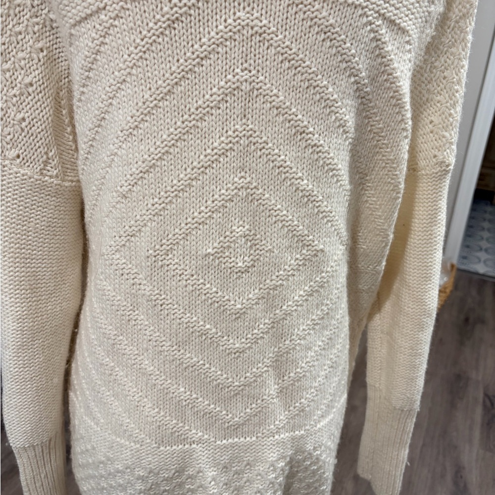Hollister Cream Women's Cardigan. Size M - Picture 3 of 4